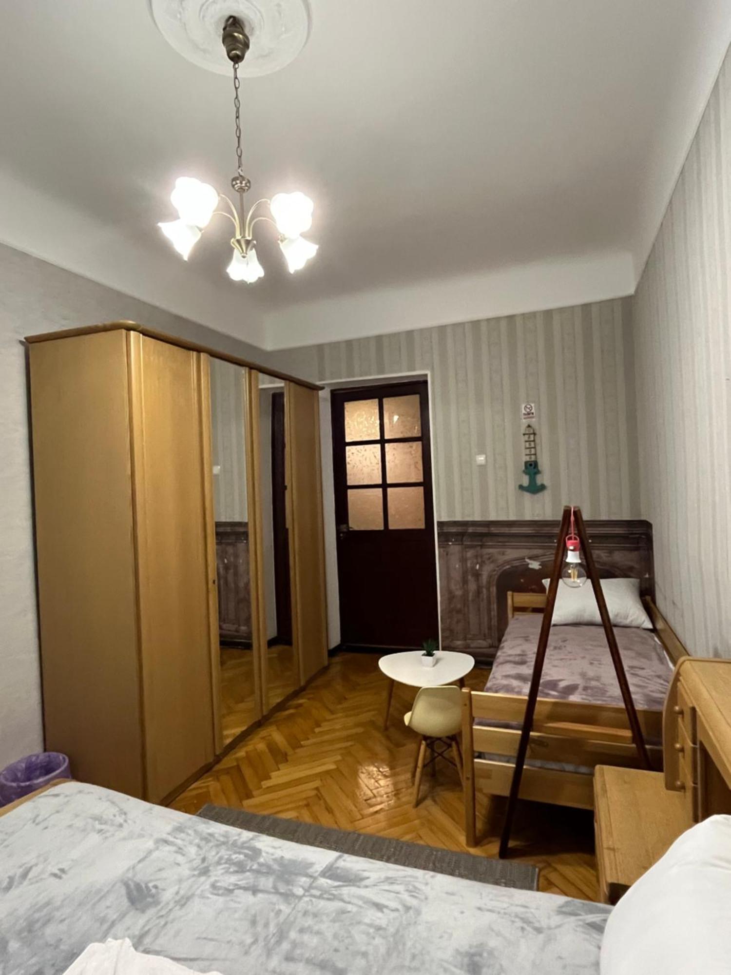 Ararat-Klovskaya Hostel-Apartments Kiev Екстериор снимка