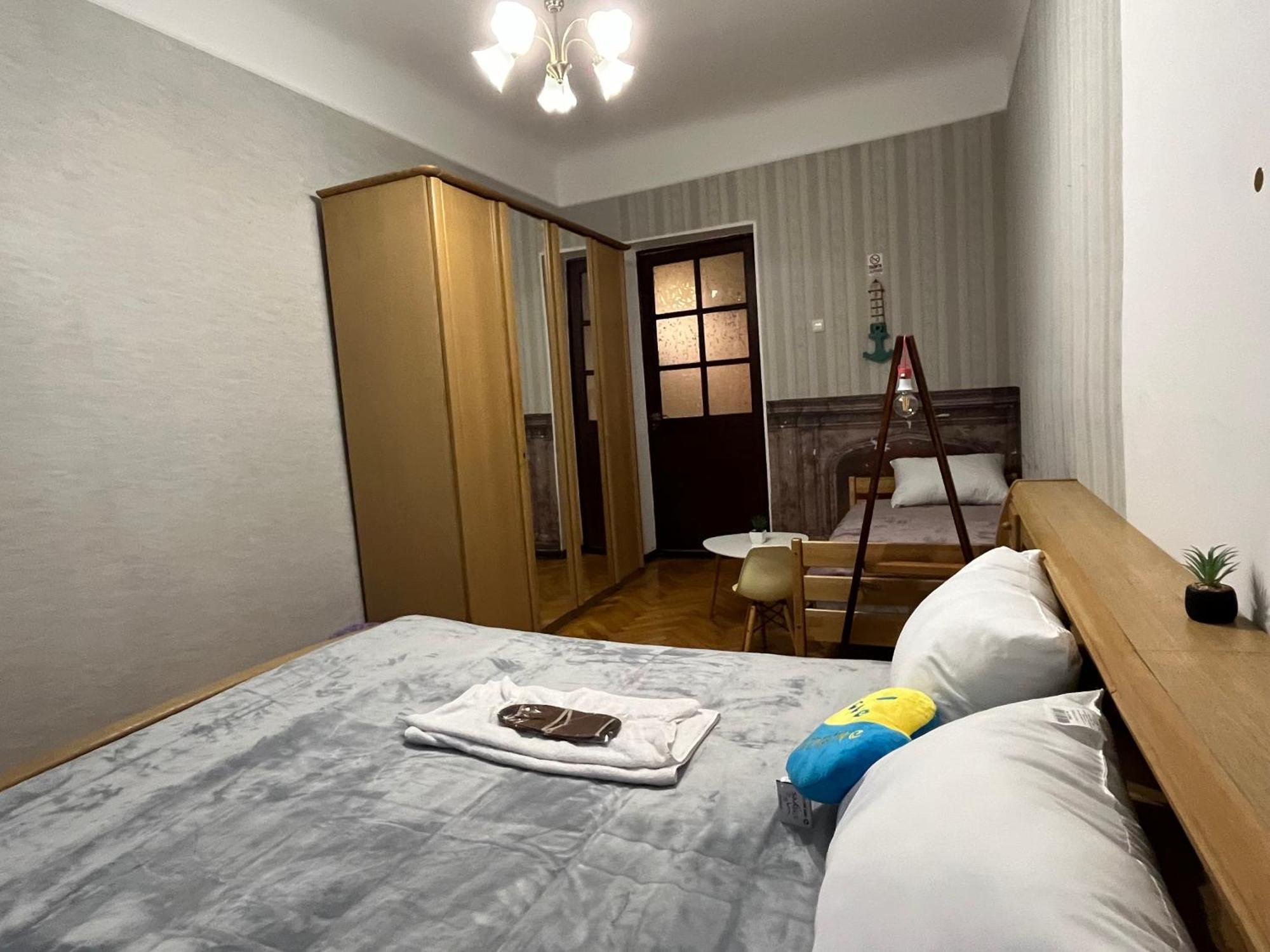 Ararat-Klovskaya Hostel-Apartments Kiev Екстериор снимка